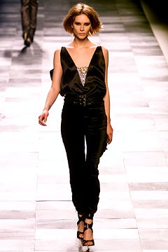 Givenchy F/W 02 Look 32