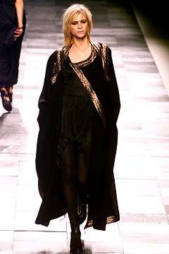 Givenchy F/W 02 Look 39