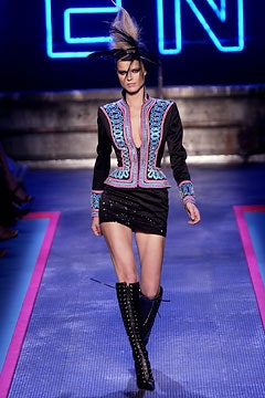 Givenchy F/W 02 Couture Look 5