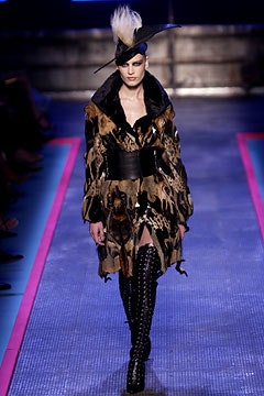 Givenchy F/W 02 Couture Look 8