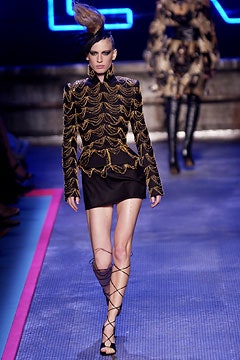 Givenchy F/W 02 Couture Look 9
