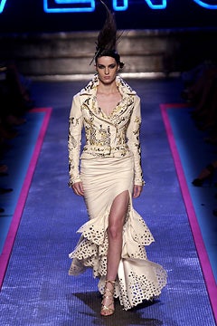 Givenchy F/W 02 Couture Look 12