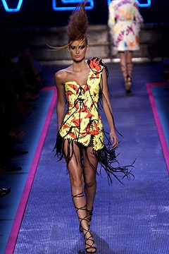 Givenchy F/W 02 Couture Look 17
