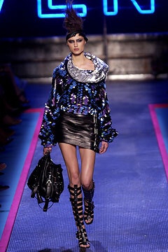 Givenchy F/W 02 Couture Look 19