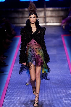 Givenchy F/W 02 Couture Look 34