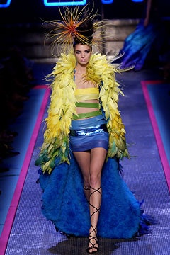 Givenchy F/W 02 Couture Look 36