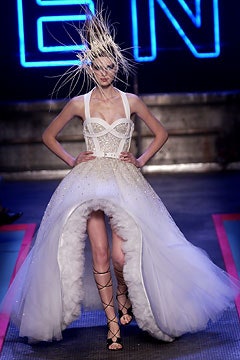 Givenchy F/W 02 Couture Look 42