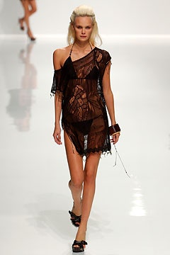 Givenchy S/S 03 Look 19