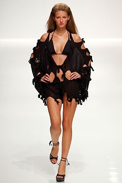 Givenchy S/S 03 Look 20