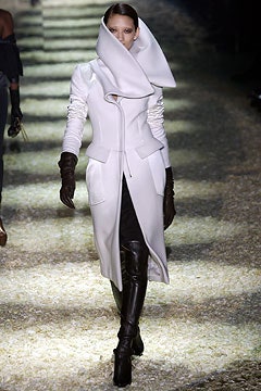 Gucci F/W 03 Look 18