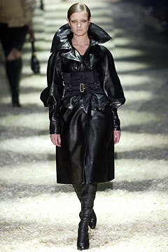 Gucci F/W 03 Look 20