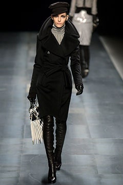 Givenchy F/W 03 Look 13