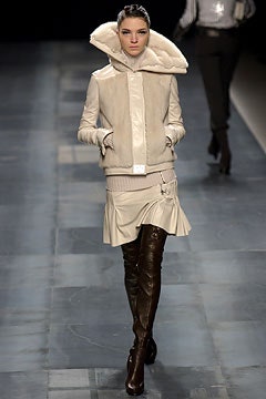 Givenchy F/W 03 Look 15