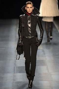 Givenchy F/W 03 Look 18
