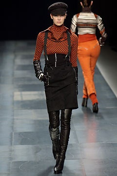 Givenchy F/W 03 Look 24