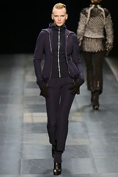 Givenchy F/W 03 Look 26