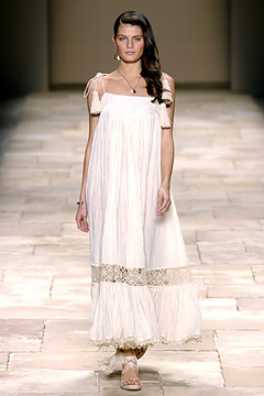 Givenchy S/S 04 Look 1