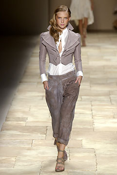Givenchy S/S 04 Look 21