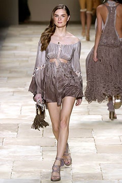 Givenchy S/S 04 Look 37