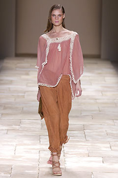 Givenchy S/S 04 Look 42