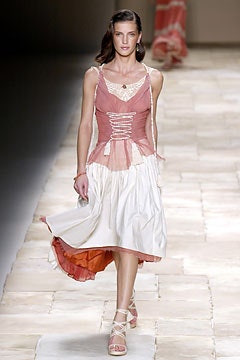 Givenchy S/S 04 Look 47