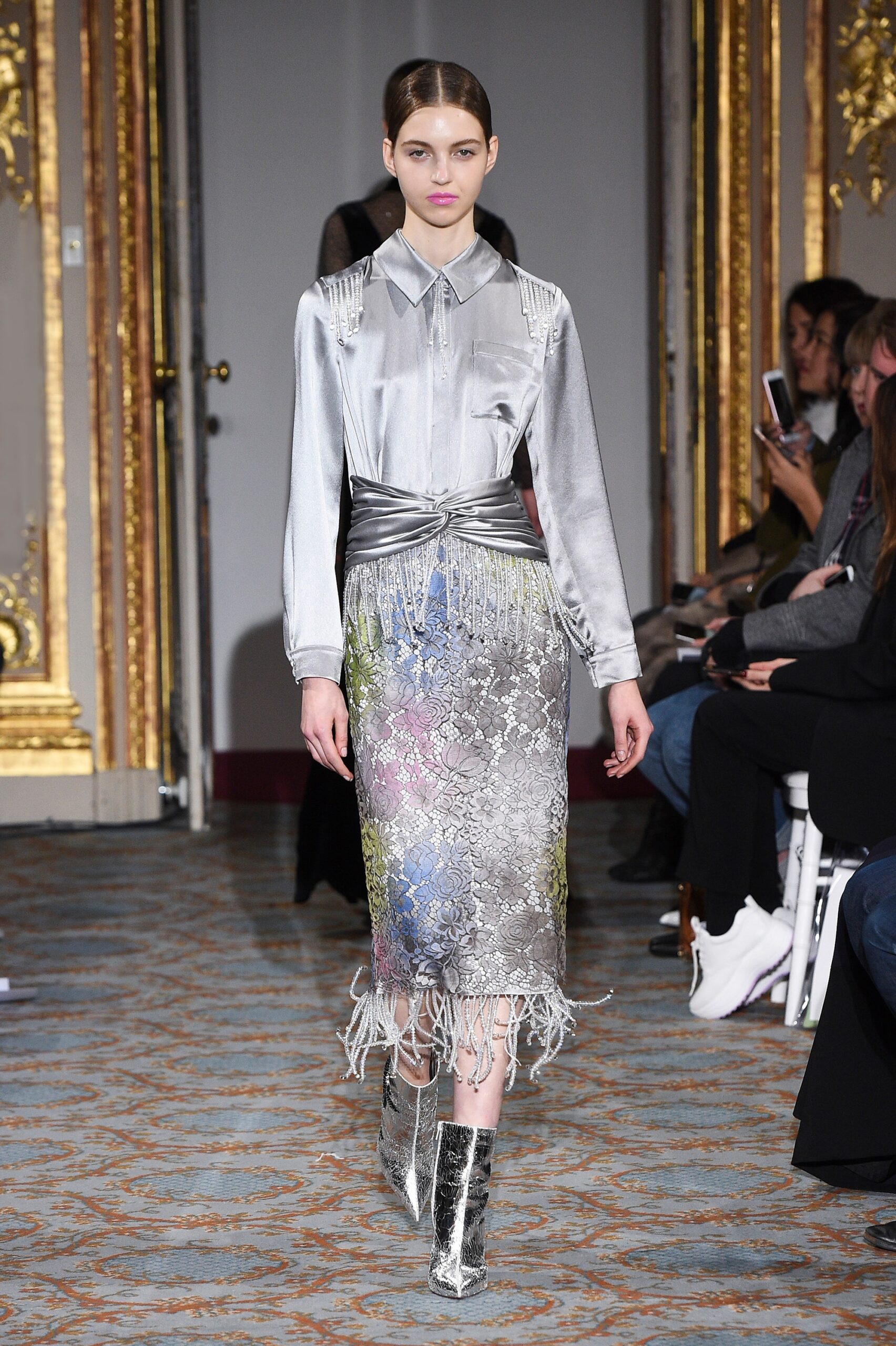 Huishan Zhang F/W 18 Look 12