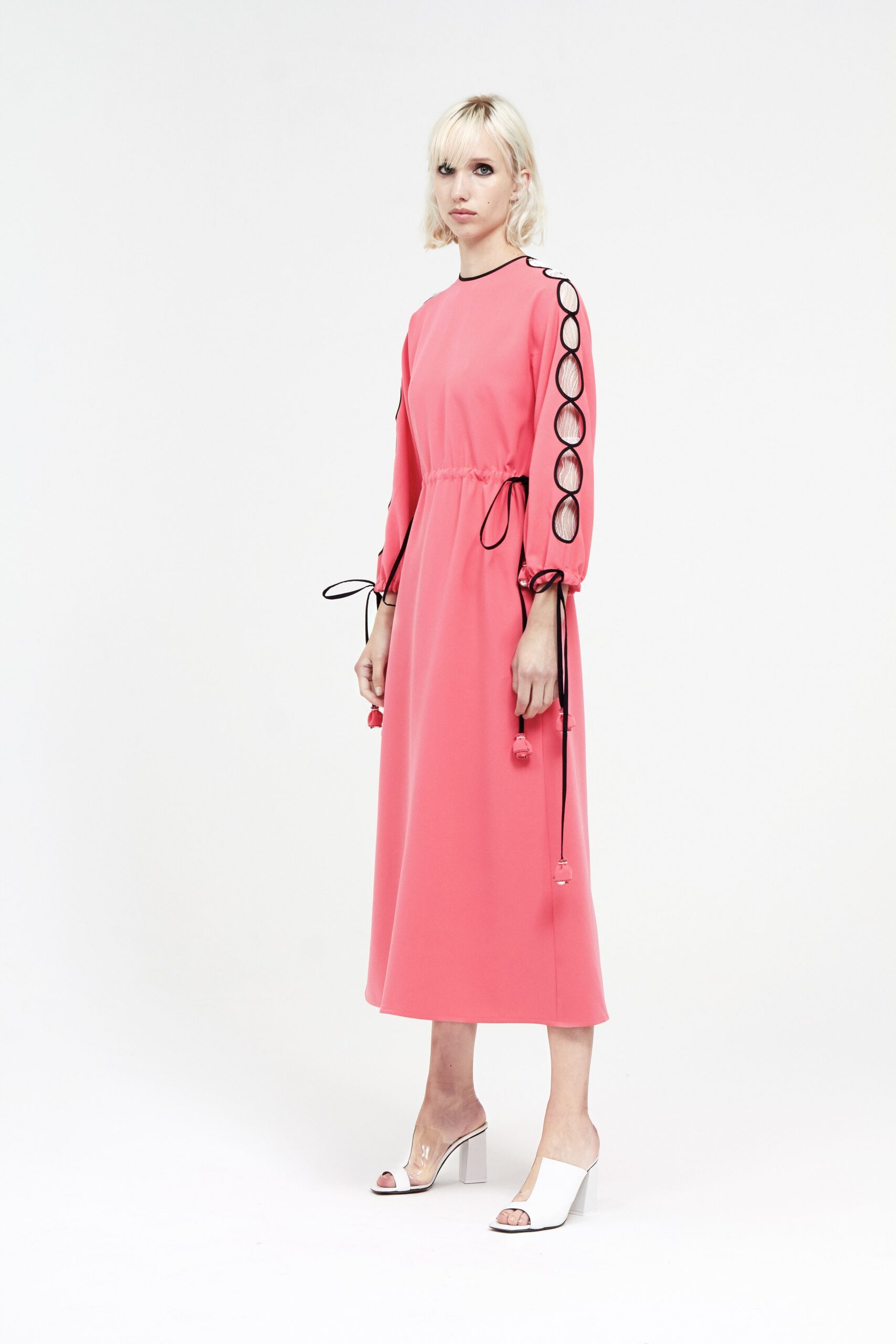 Huishan Zhang Resort 18 Look 12