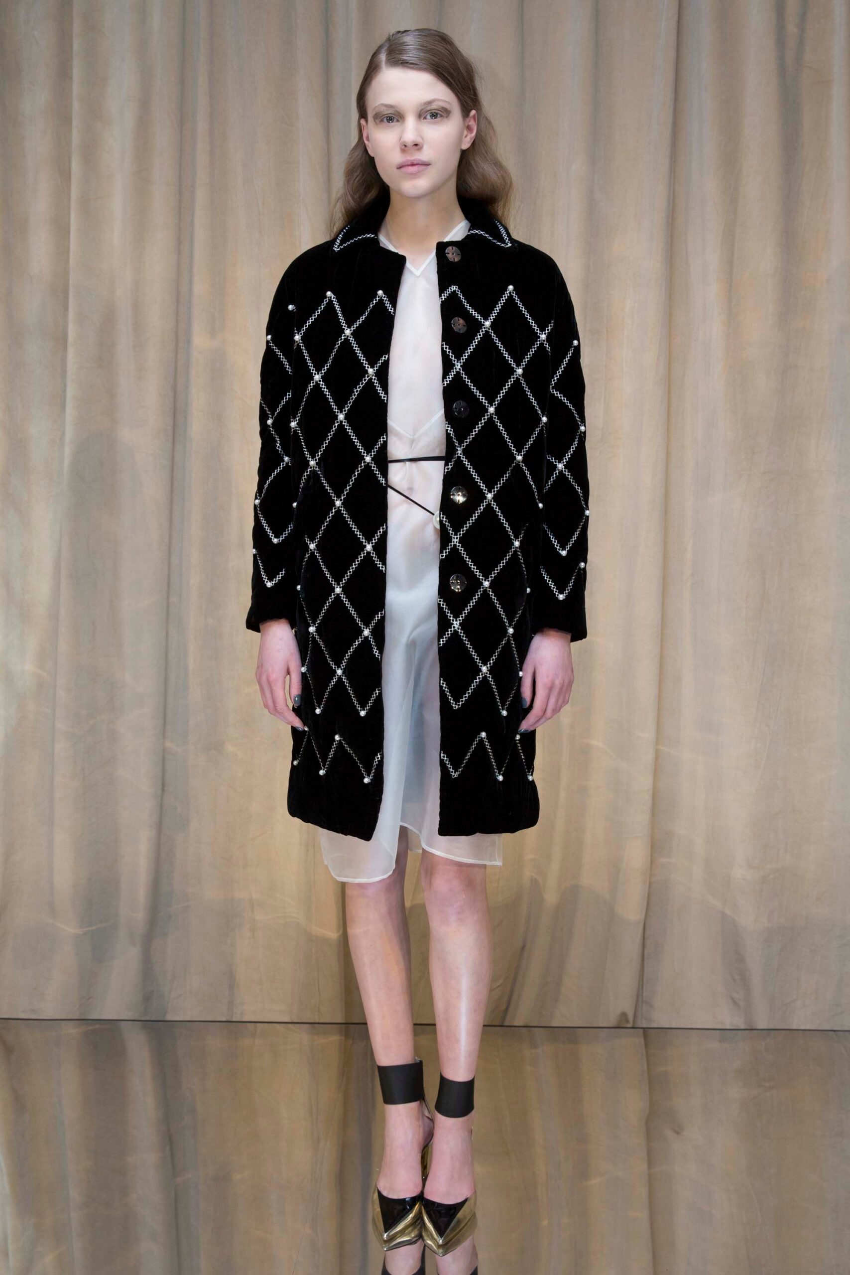 Huishan Zhang F/W 16 Look 16