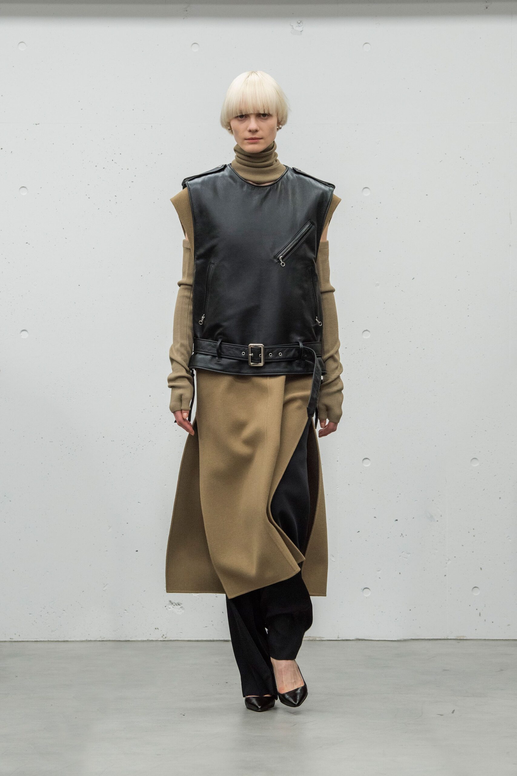Hyke Tokyo F/W 17 Look 16