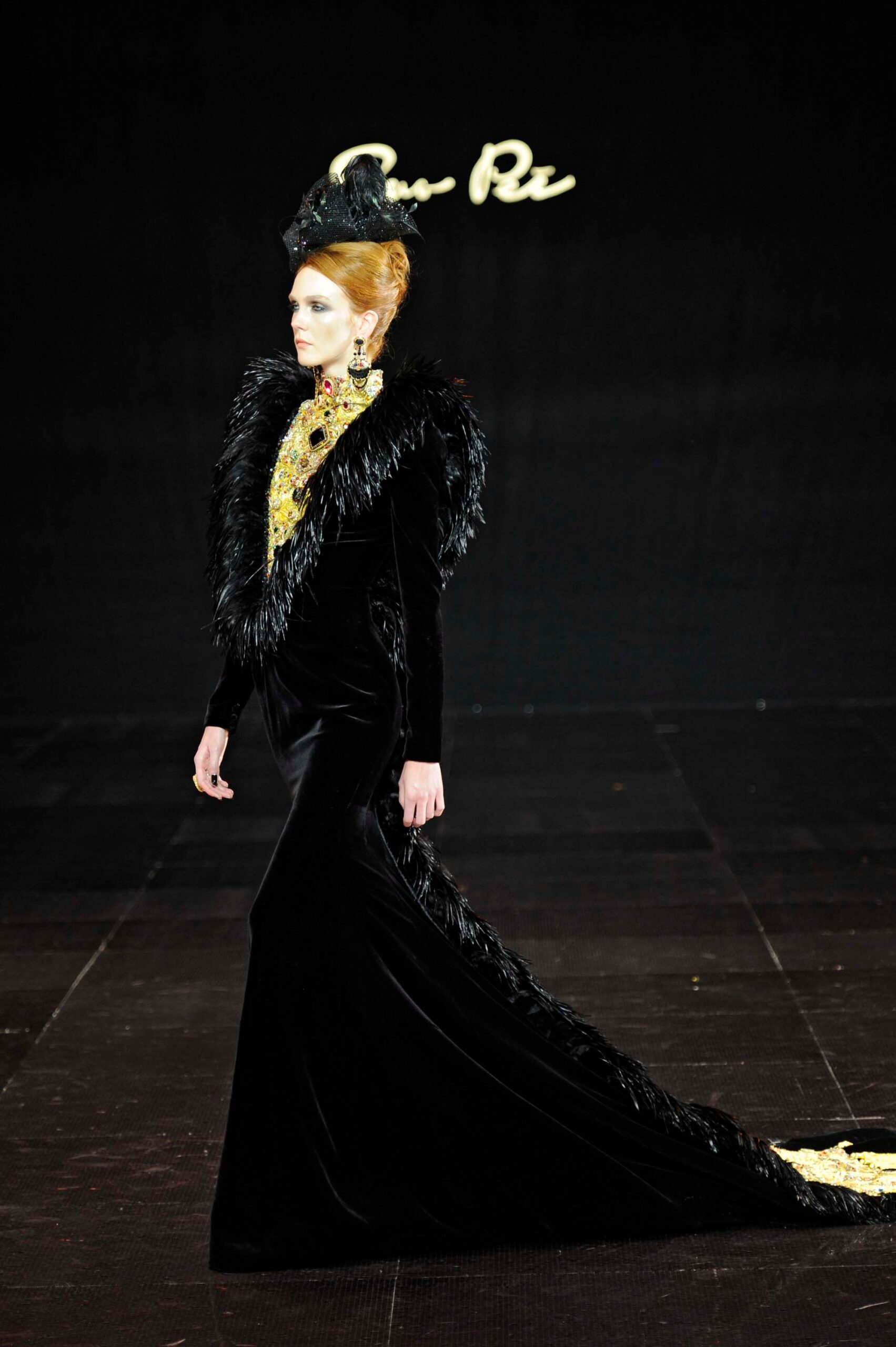 Guo Pei F/W 16 Couture Look 20