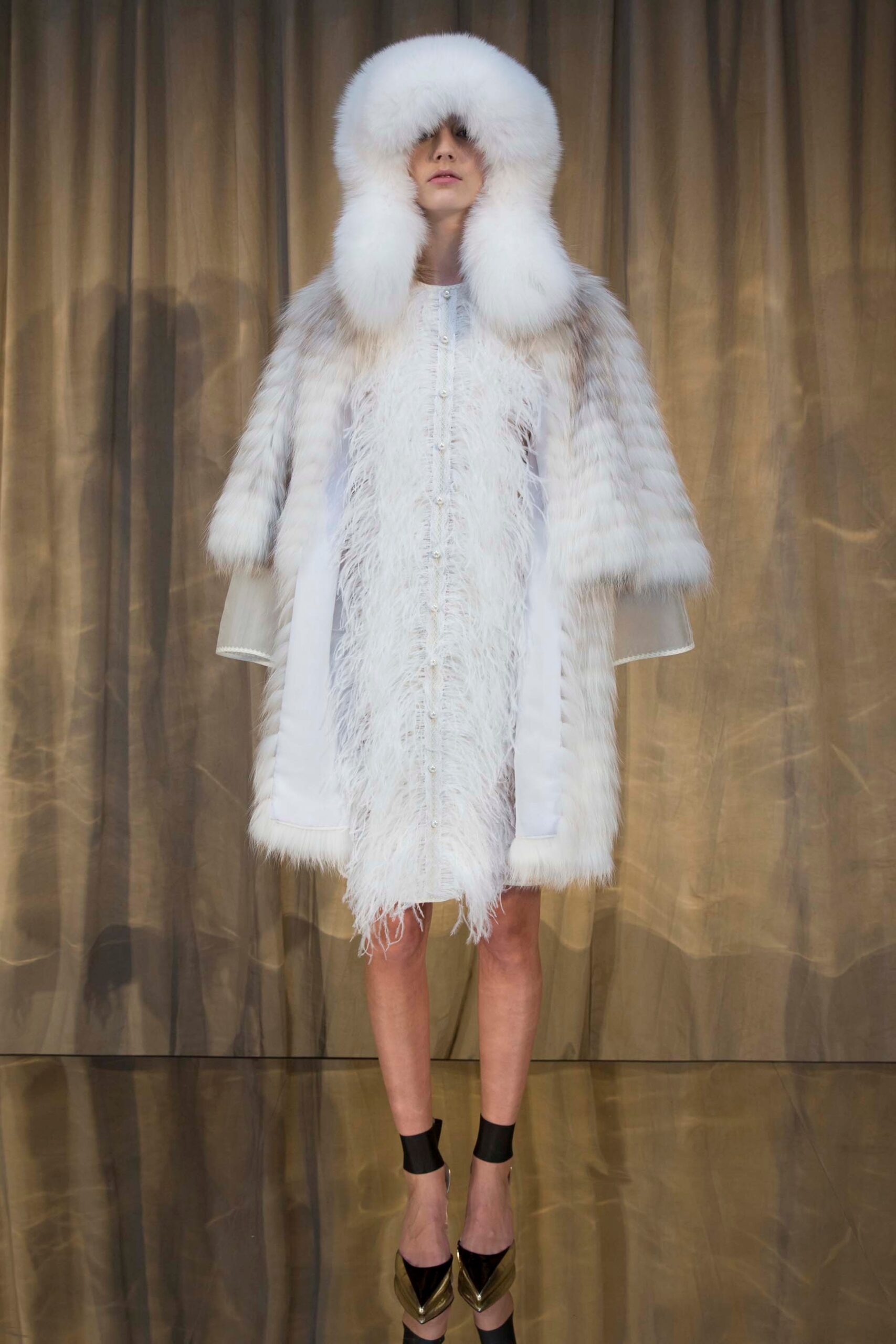 Huishan Zhang F/W 16 Look 20