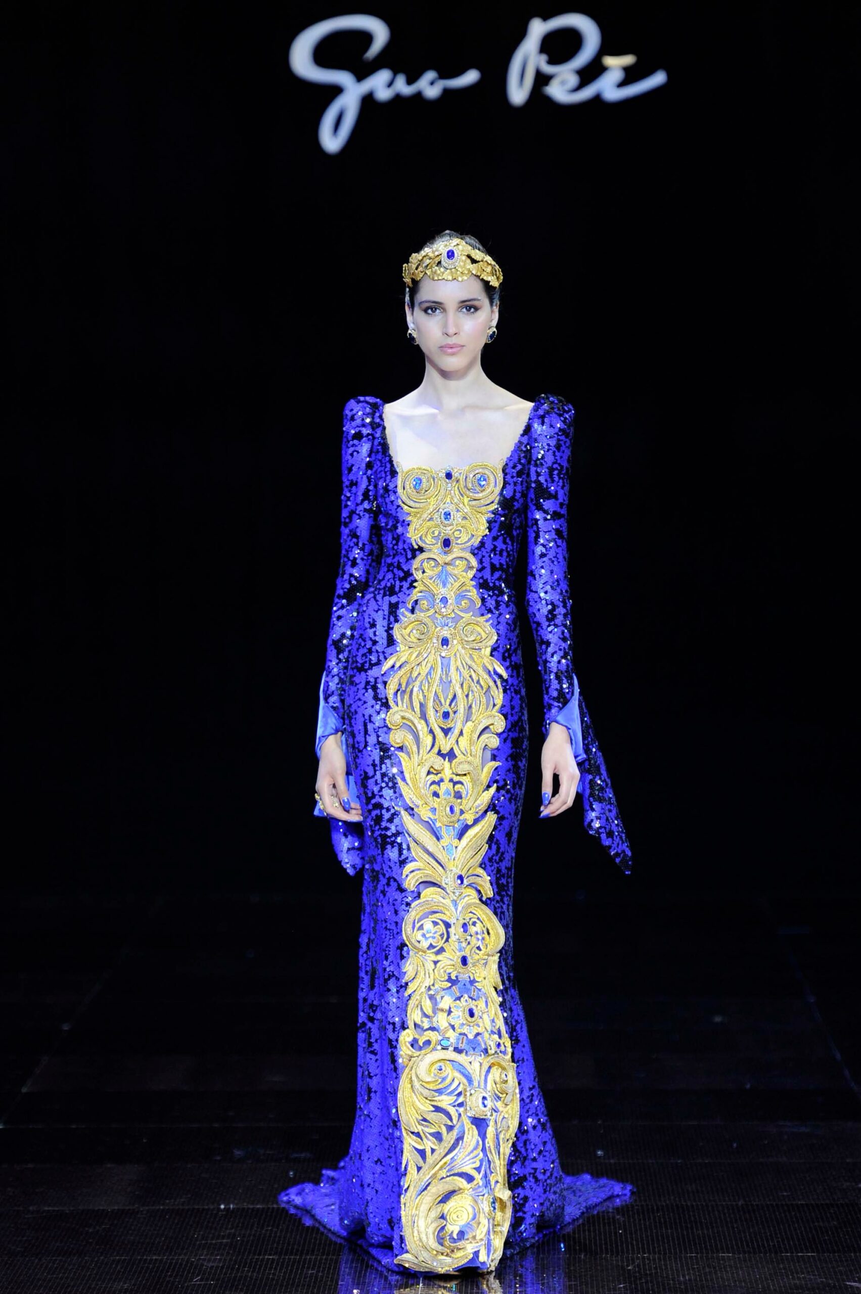 Guo Pei F/W 16 Couture Look 21