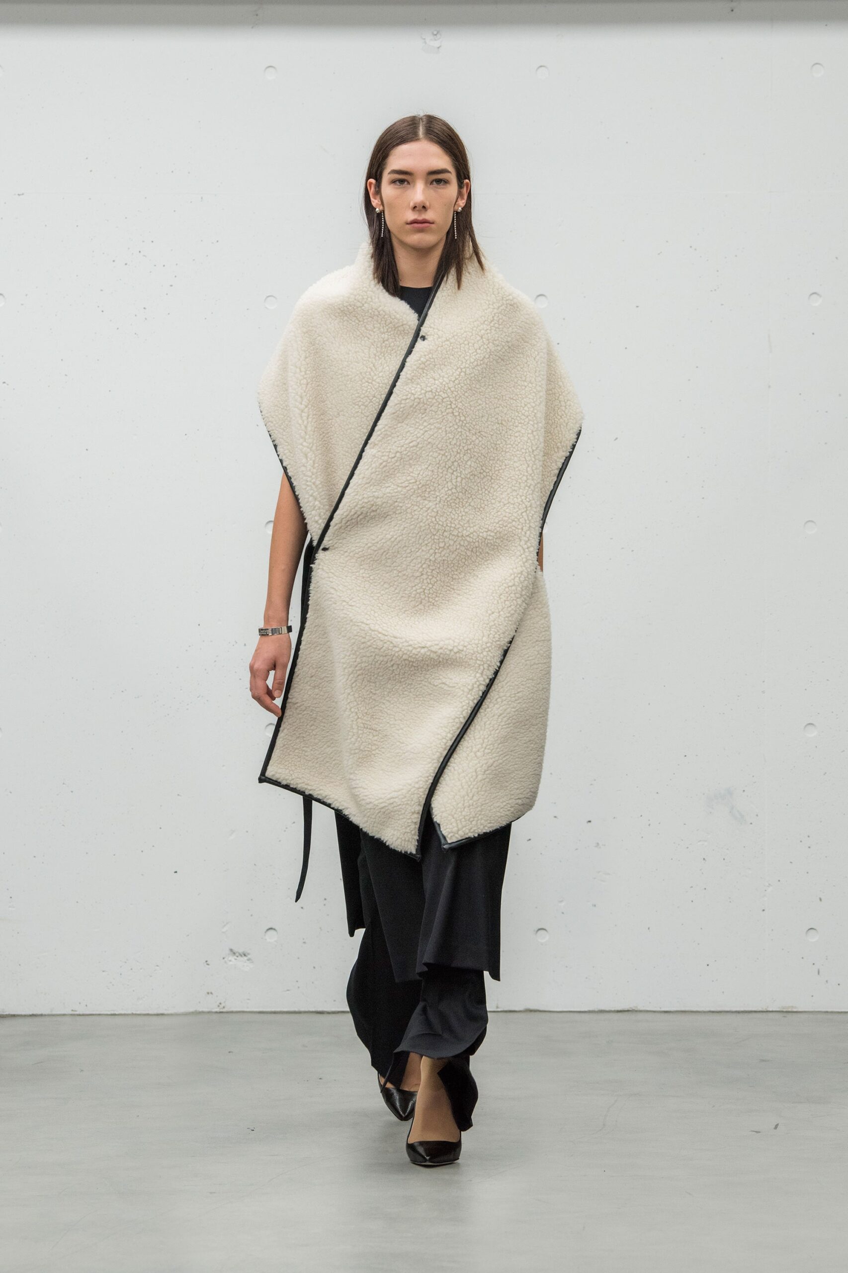 Hyke Tokyo F/W 17 Look 21