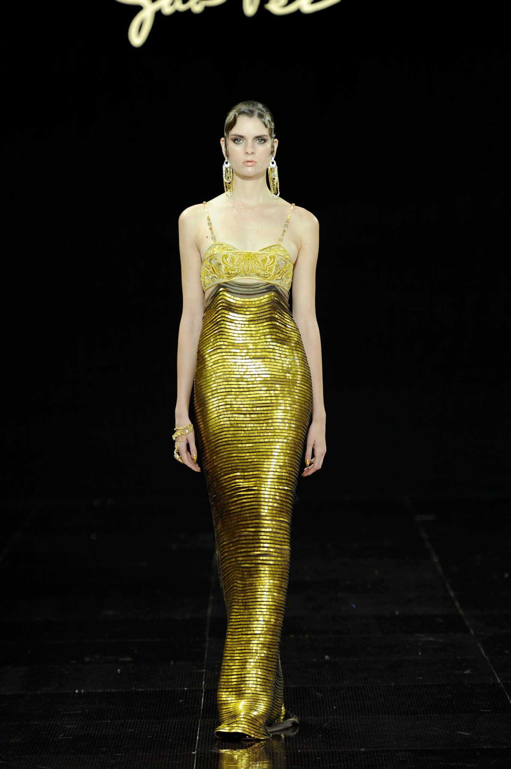 Guo Pei F/W 16 Couture Look 22