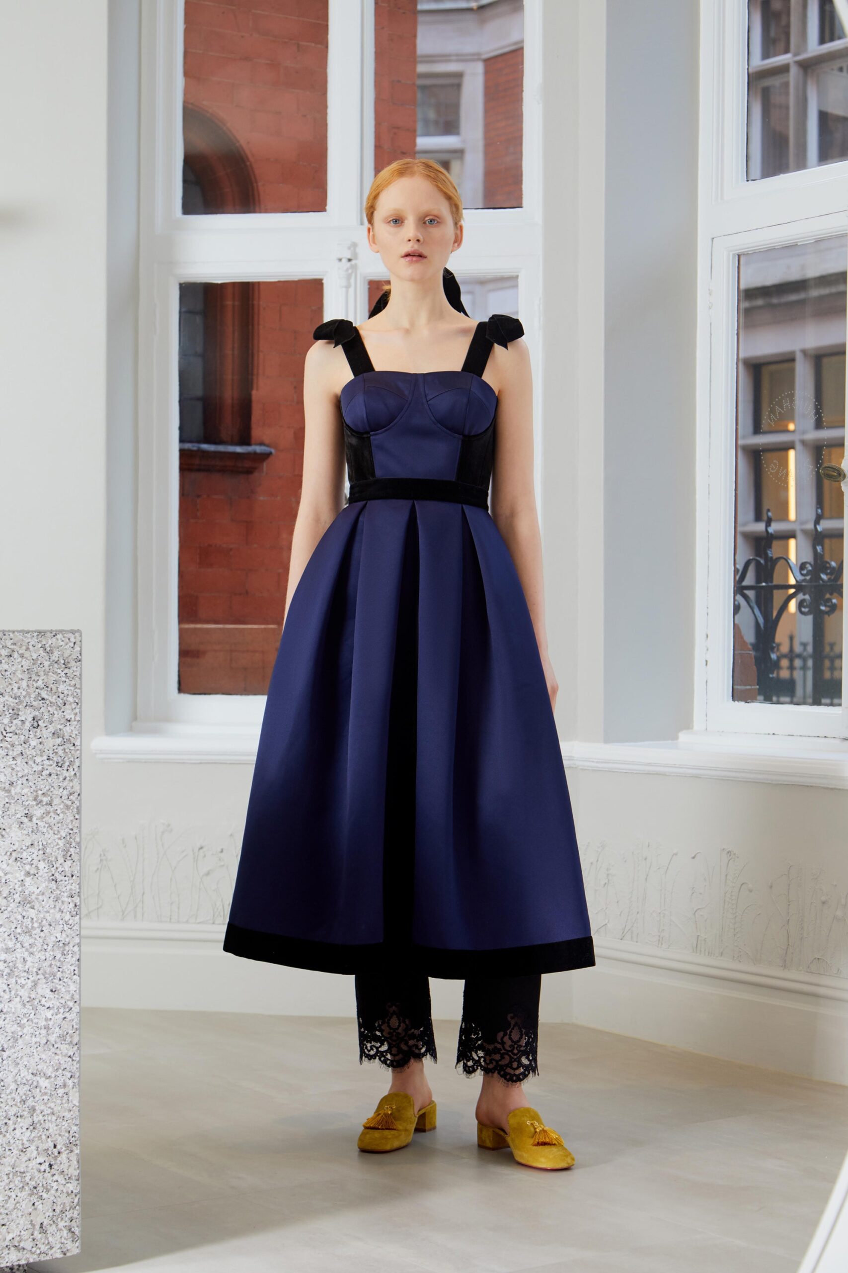 Huishan Zhang F/W 18 Look 23