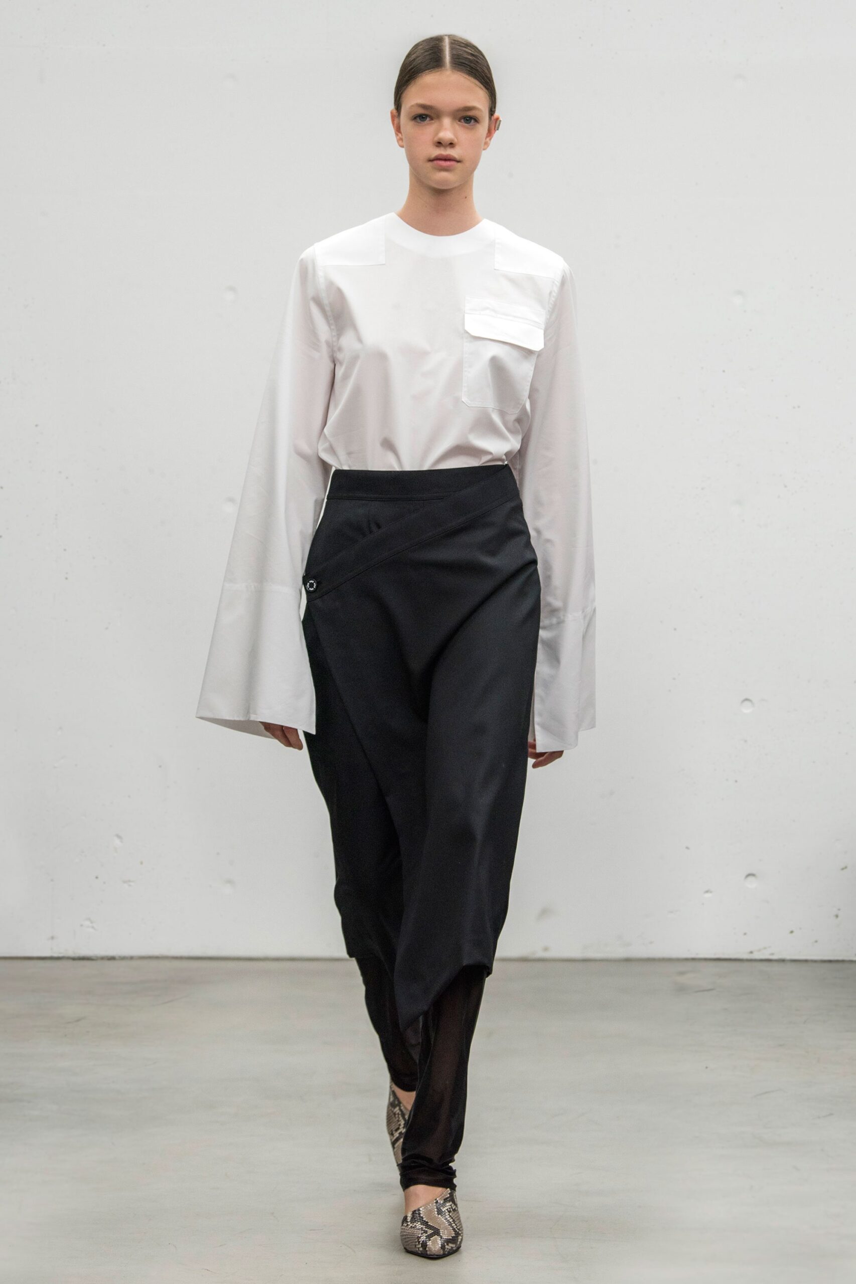 Hyke Tokyo S/S 18 Look 24