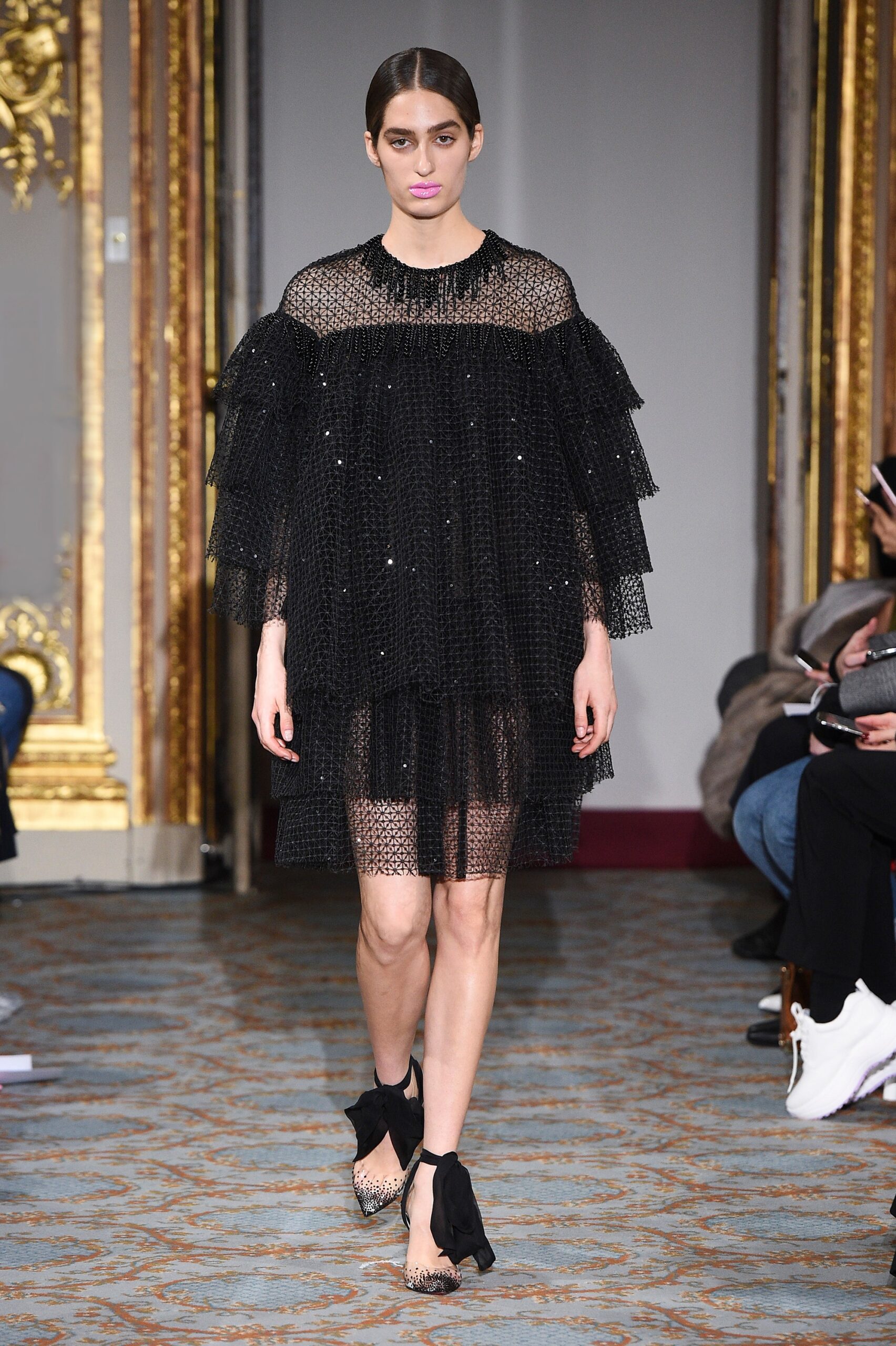 Huishan Zhang F/W 18 Look 25