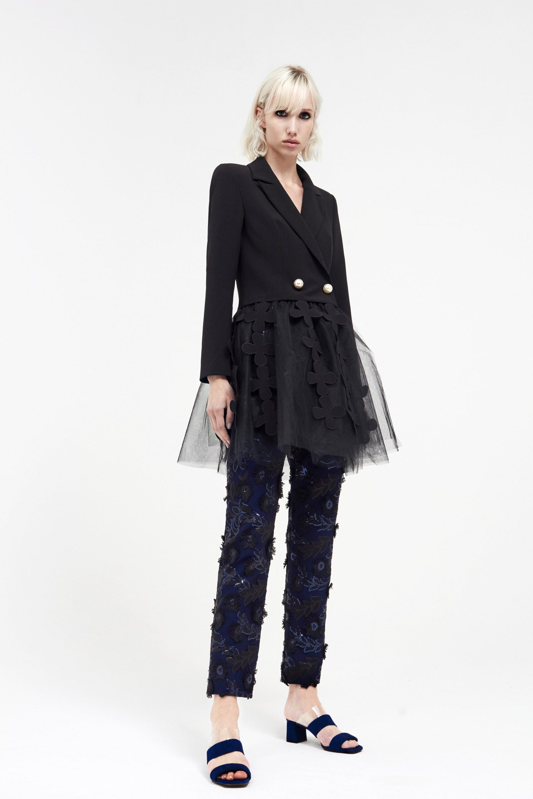 Huishan Zhang Resort 18 Look 25