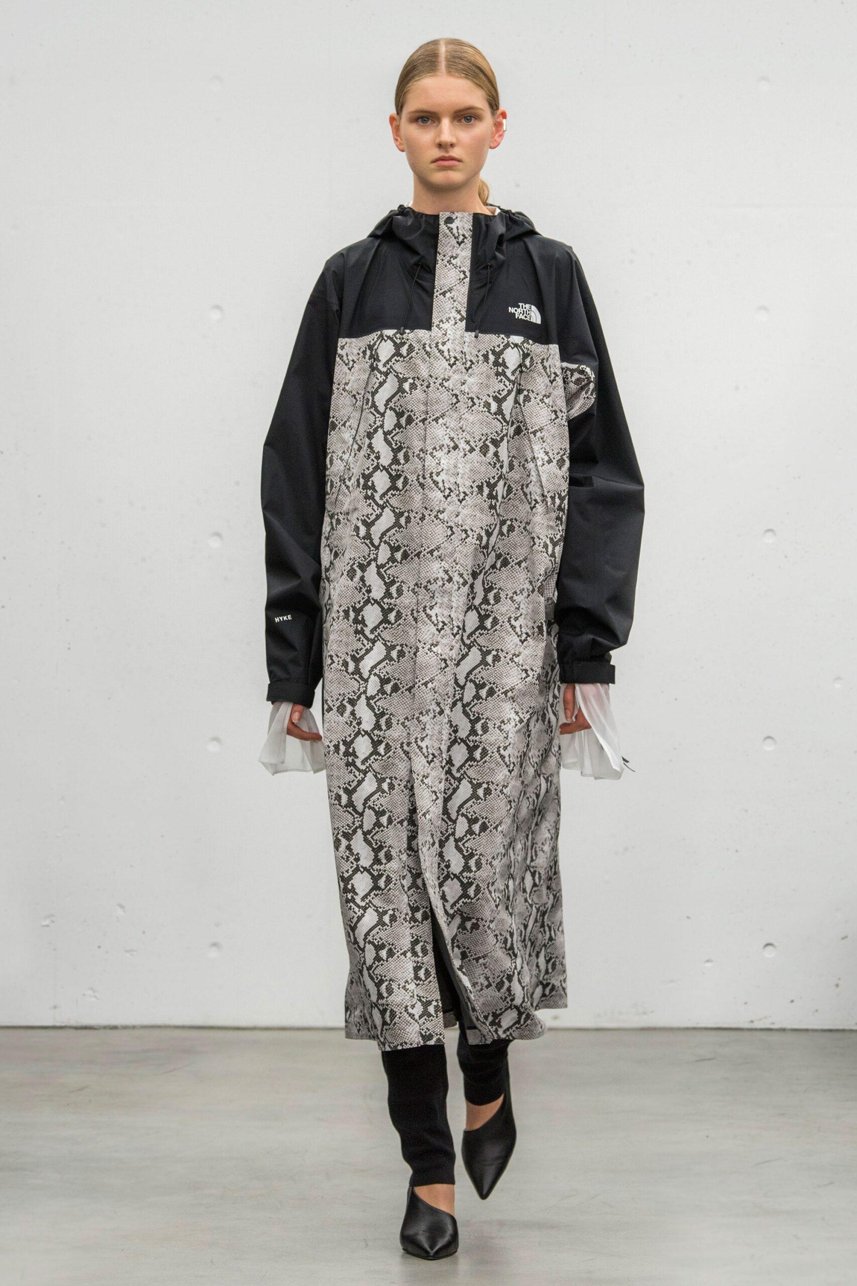 Hyke Tokyo S/S 18 Look 26