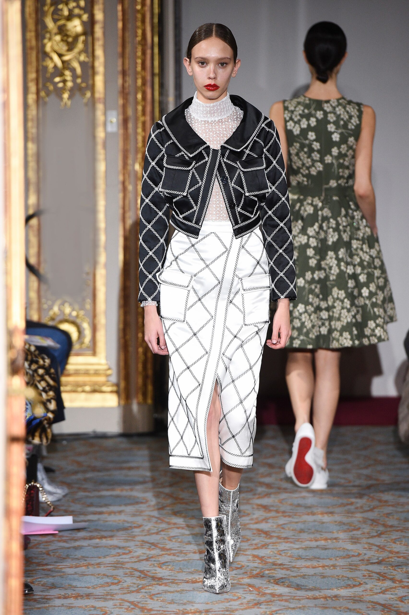Huishan Zhang F/W 18 Look 27