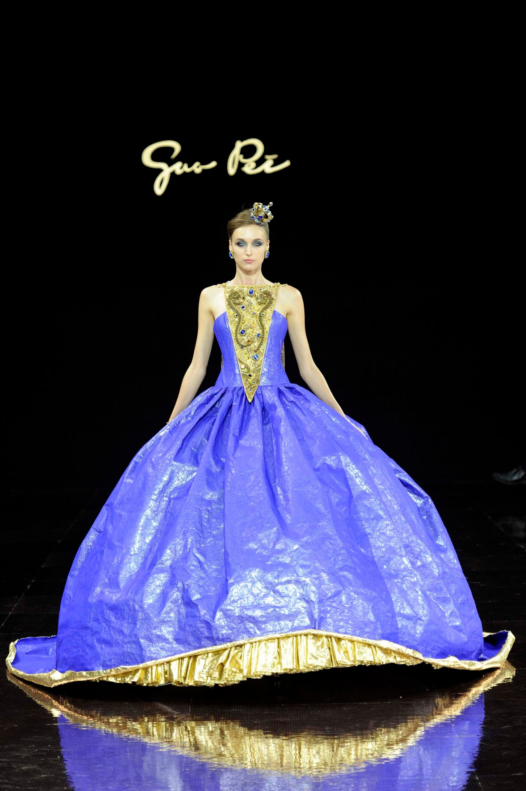 Guo Pei F/W 16 Couture Look 28