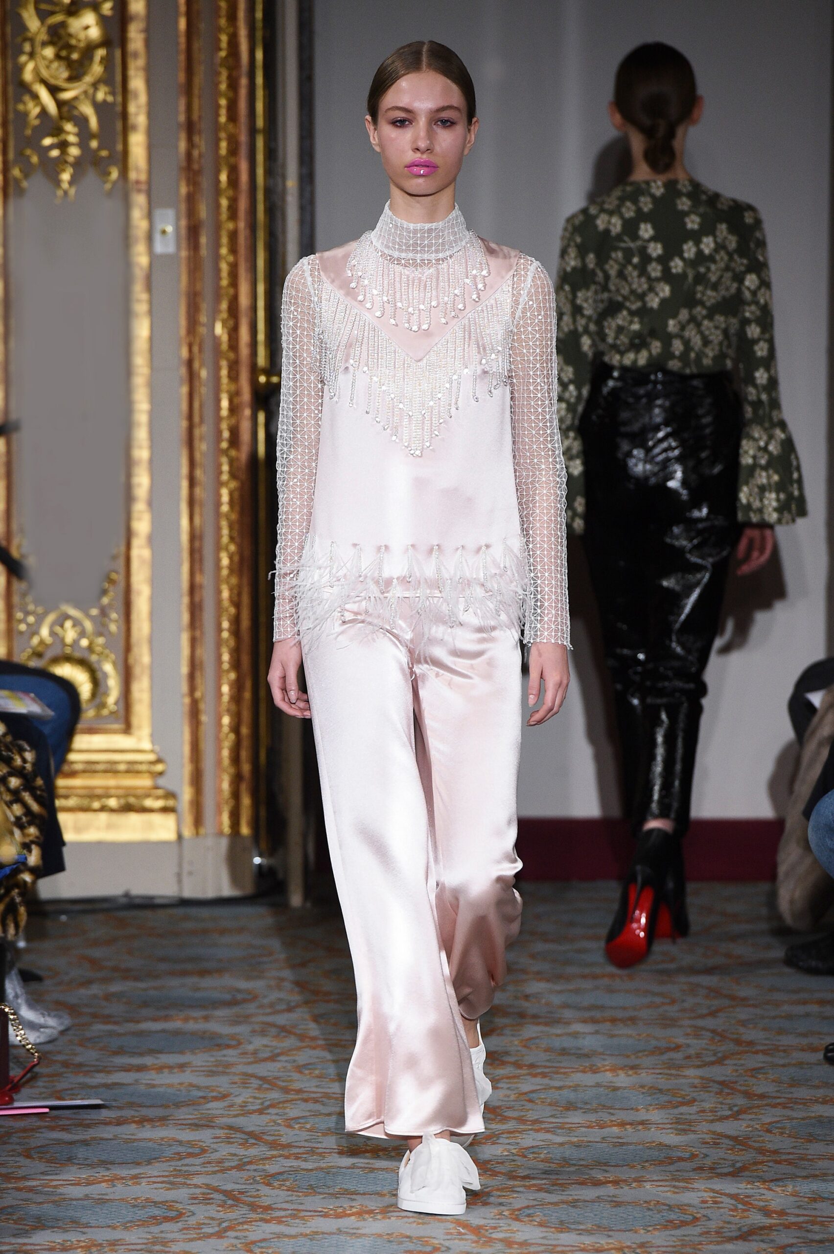 Huishan Zhang F/W 18 Look 29