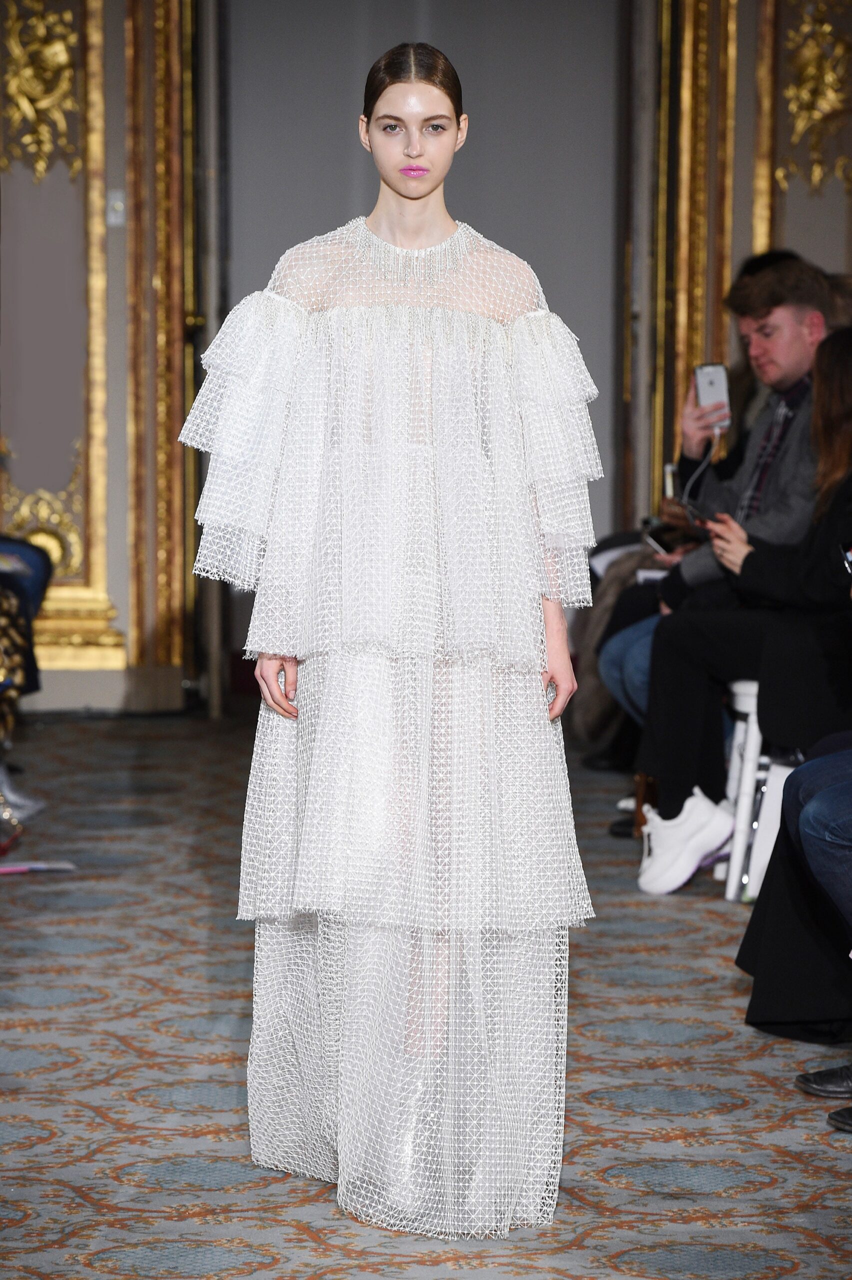 Huishan Zhang F/W 18 Look 34