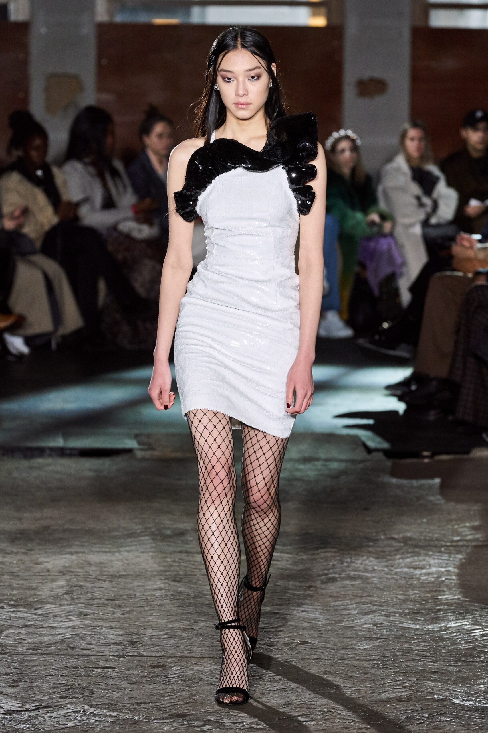 Huishan Zhang F/W 20 Look 23