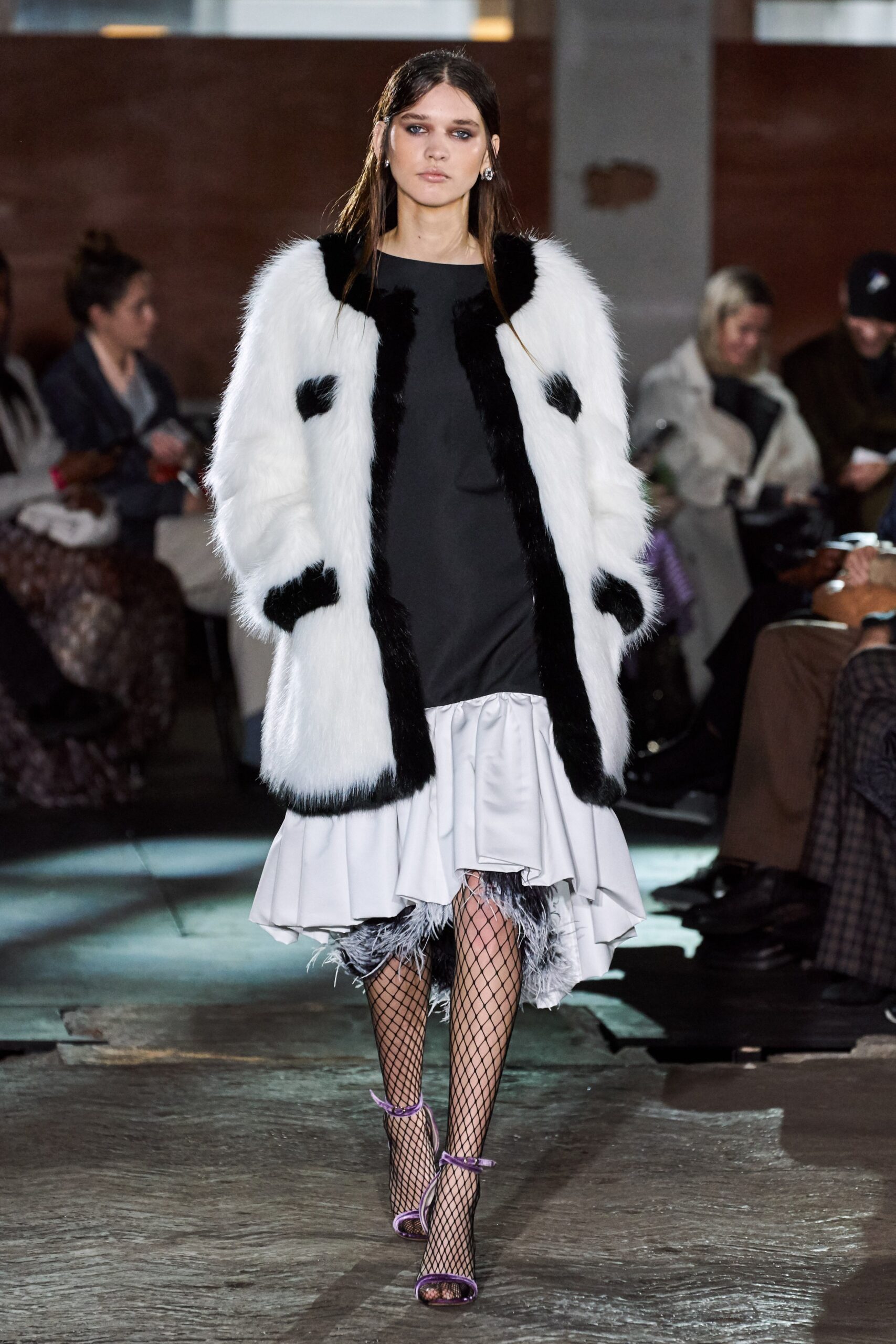 Huishan Zhang F/W 20 Look 24