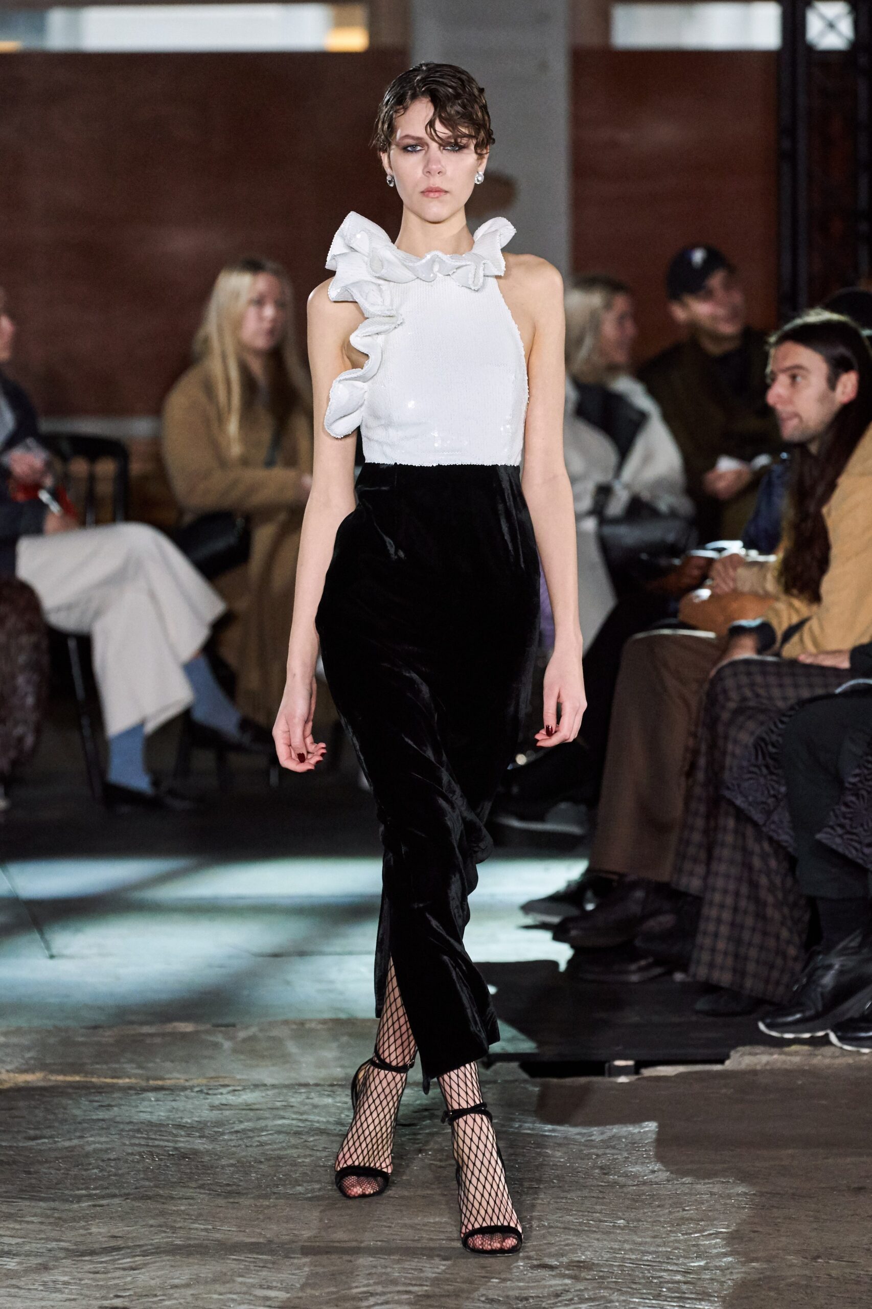 Huishan Zhang F/W 20 Look 25
