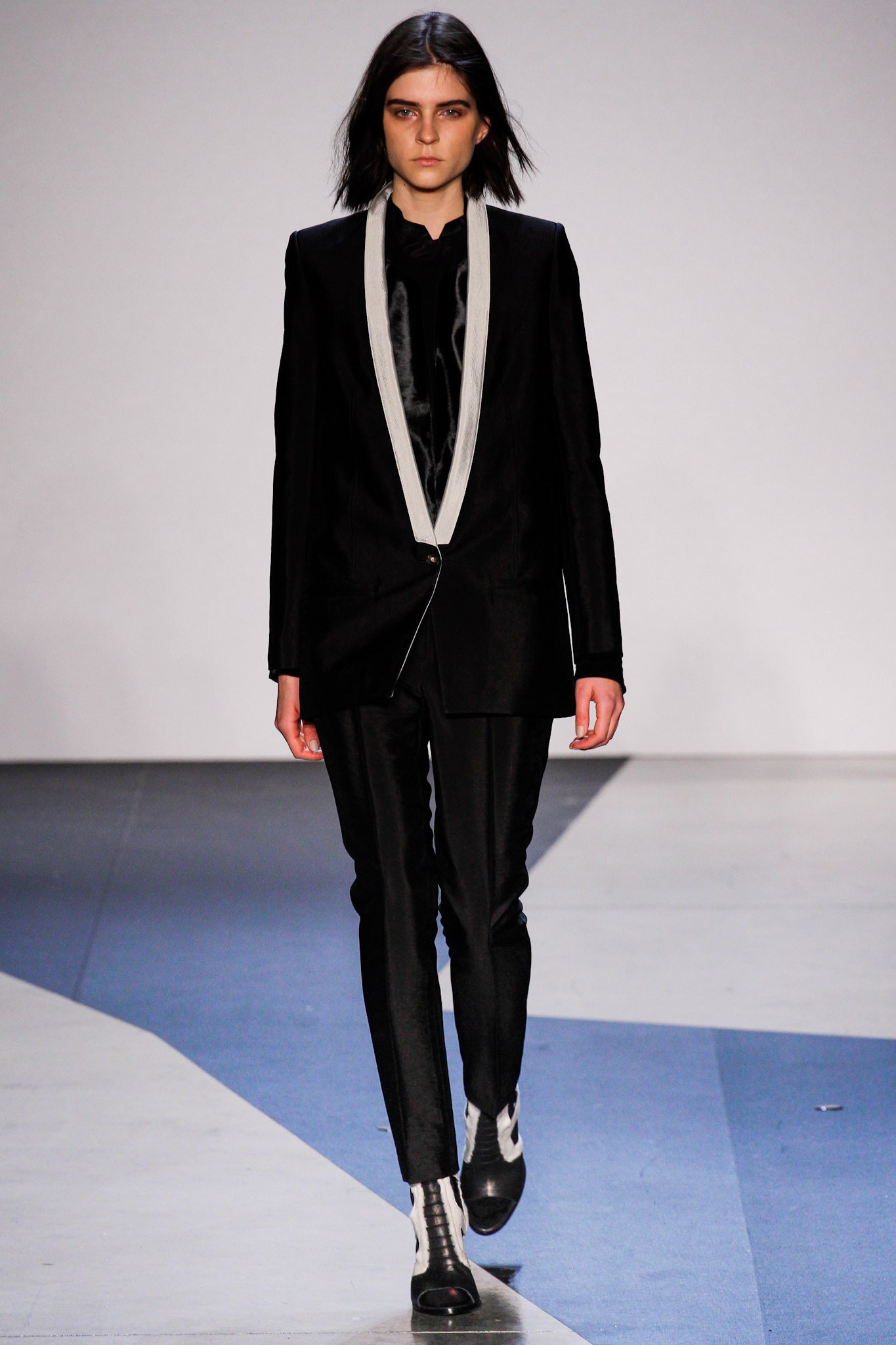 Helmut Lang F/W 13 Look 37