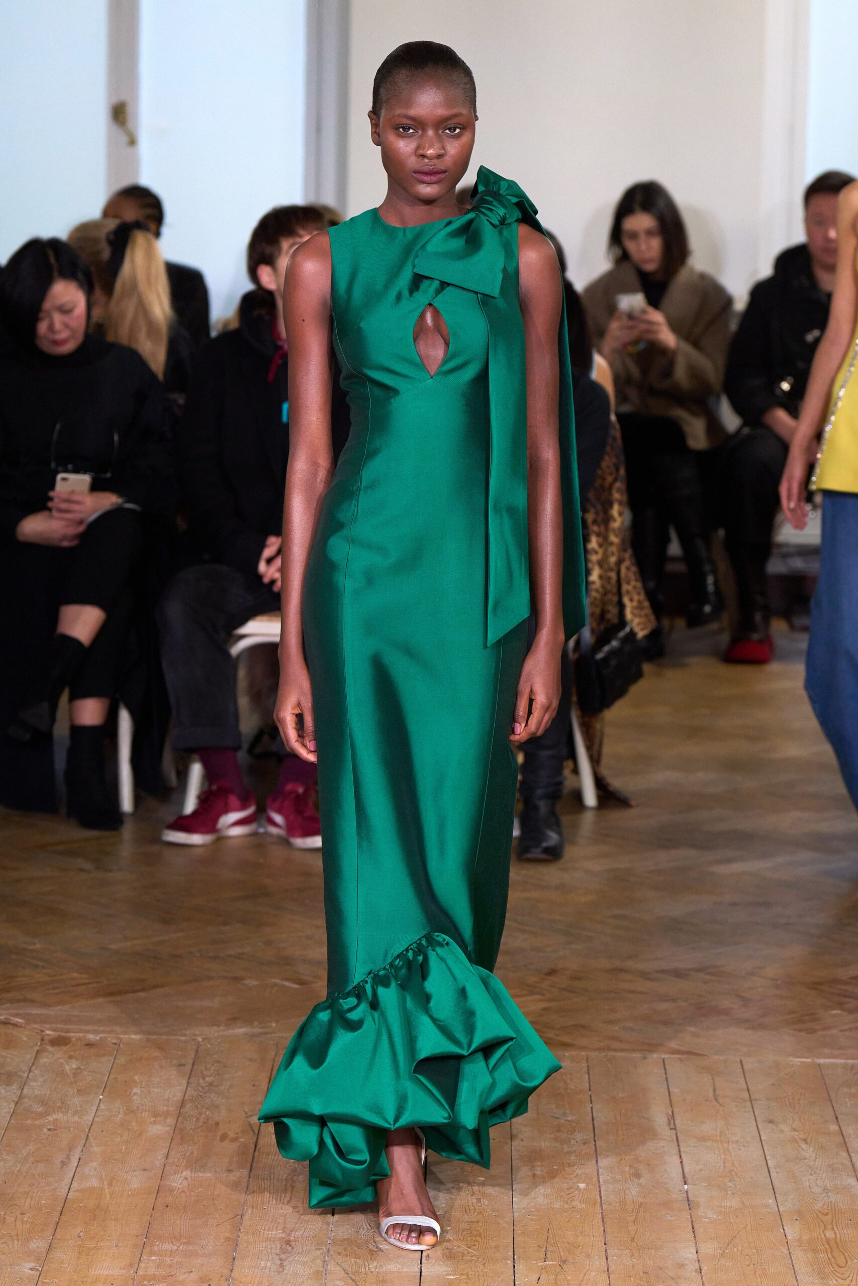 Huishan Zhang F/W 22 Look 9
