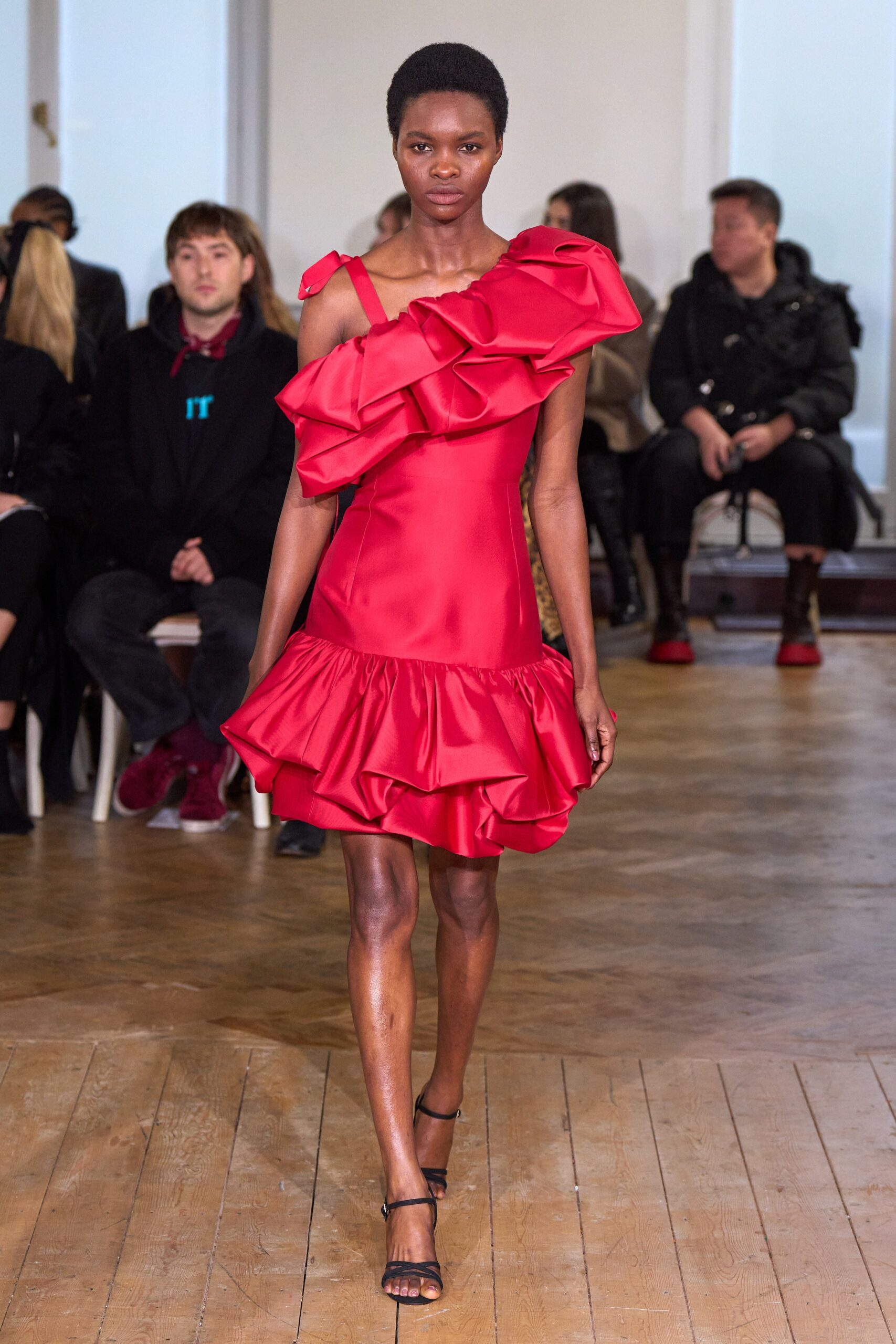 Huishan Zhang F/W 22 Look 15