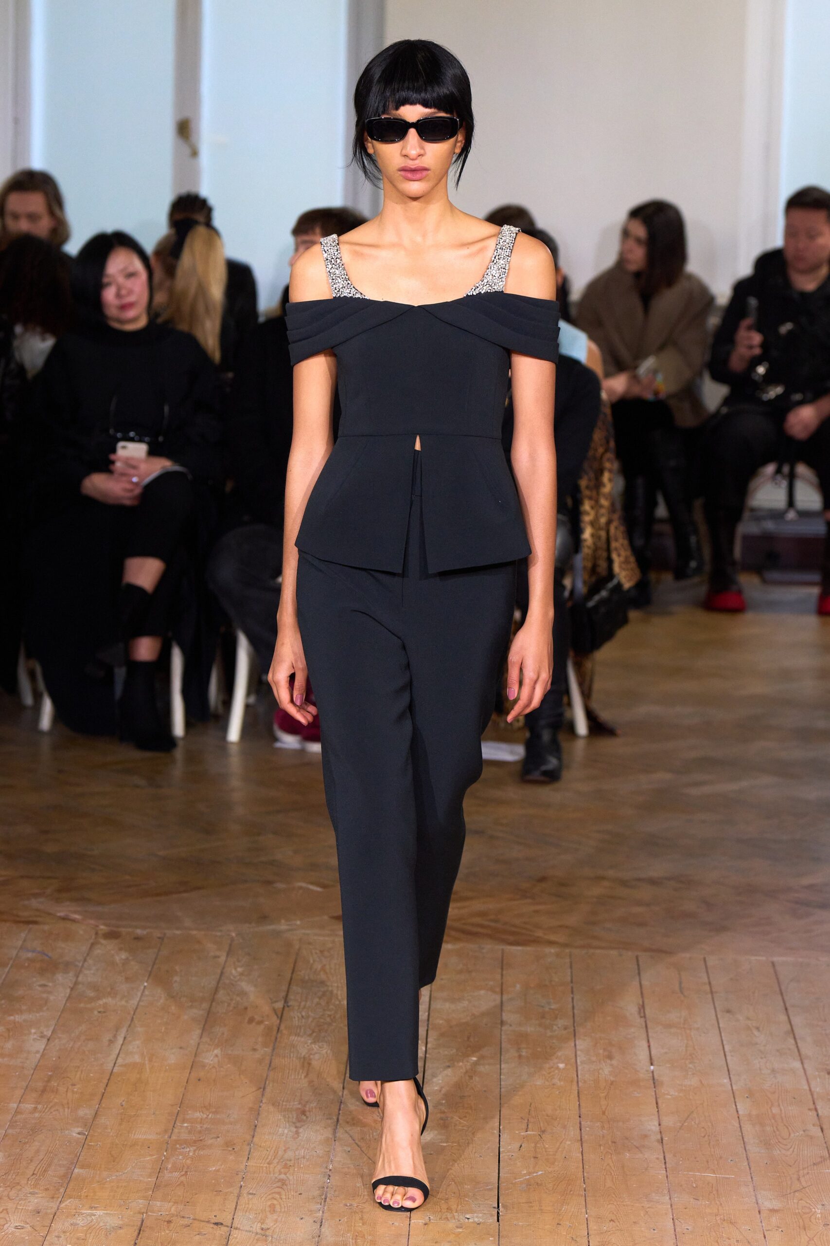 Huishan Zhang F/W 22 Look 18